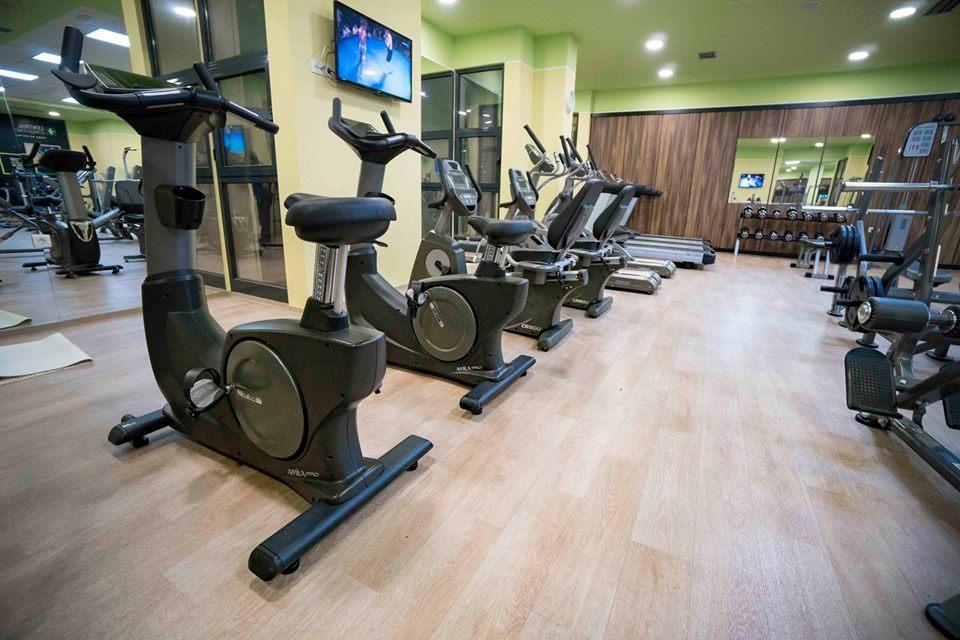 Central Hotel, Fitness And Spa Vinica Eksteriør bilde